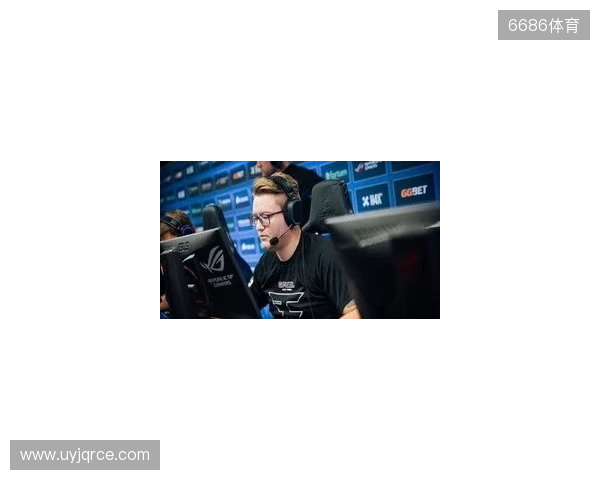 英超本轮最佳球员候选：埃泽、皮克福德、桑托斯入选